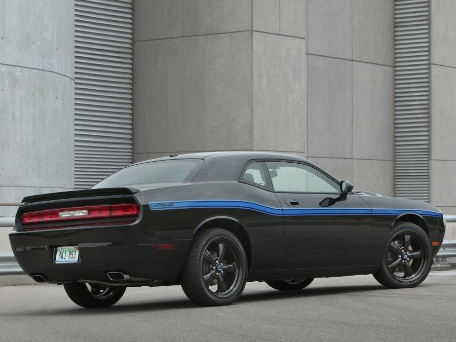  Dodge Challenger by Mopar 2010 года  (фото 6 из 11)
